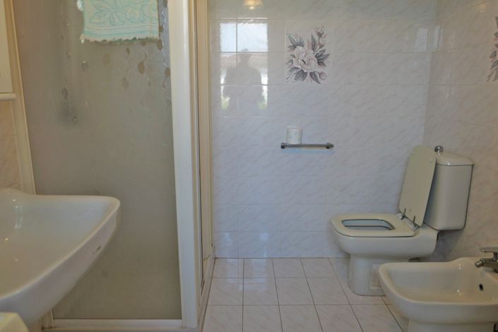 Image No.43-4 Bed Property for sale