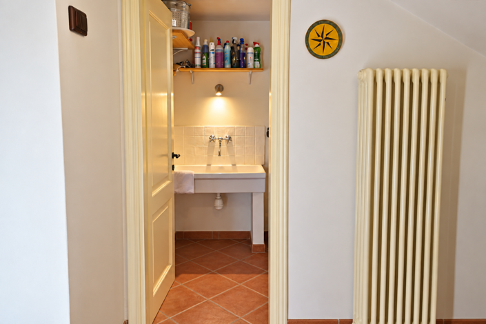 Image No.21-3 Bed Farmhouse for sale