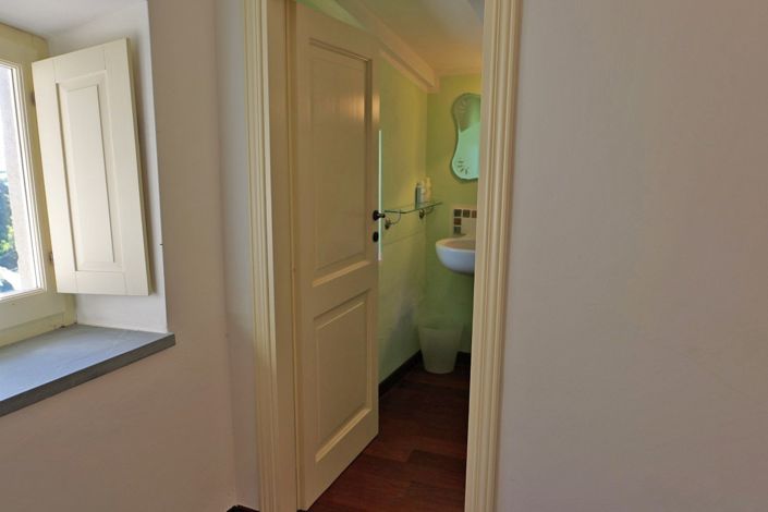 Image No.25-3 Bed Farmhouse for sale