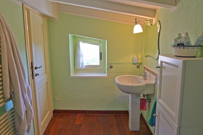 Image No.26-3 Bed Farmhouse for sale