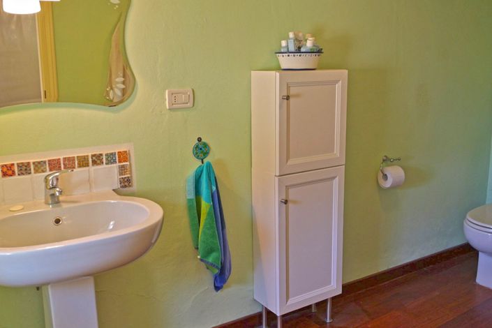 Image No.27-3 Bed Farmhouse for sale