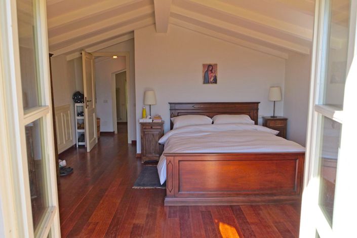 Image No.37-3 Bed Farmhouse for sale