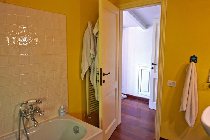 Image No.42-3 Bed Farmhouse for sale