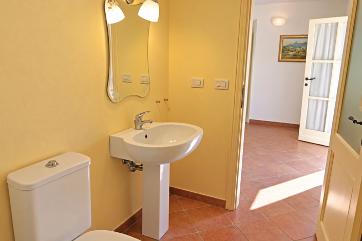 Image No.46-3 Bed Farmhouse for sale