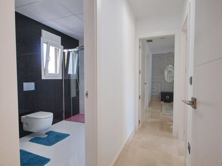 Image No.15-4 Bed Villa for sale