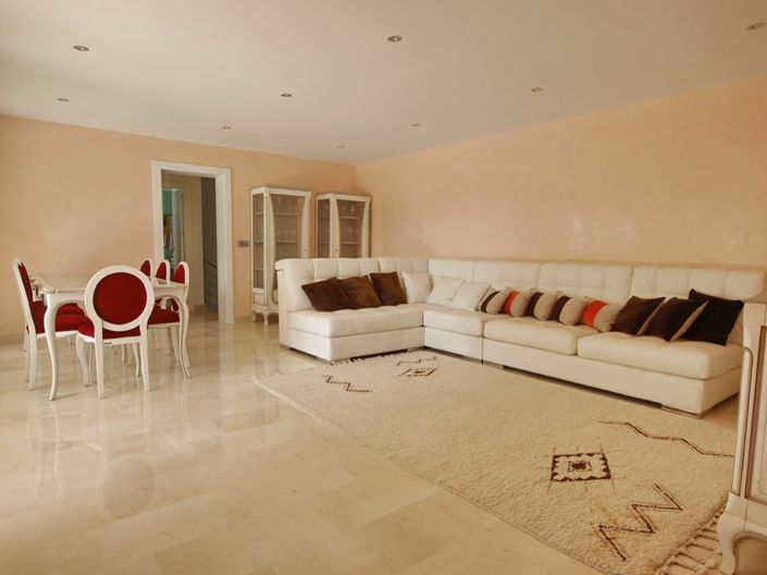Image No.3-4 Bed Villa for sale