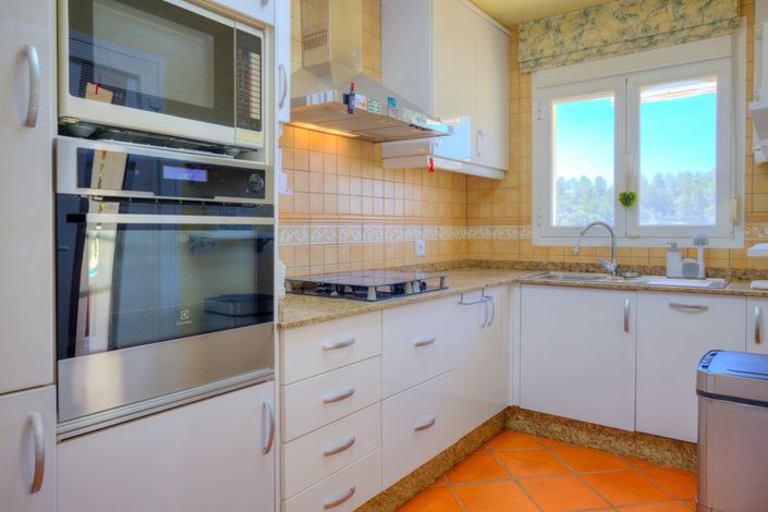 Image No.10-3 Bed Villa for sale