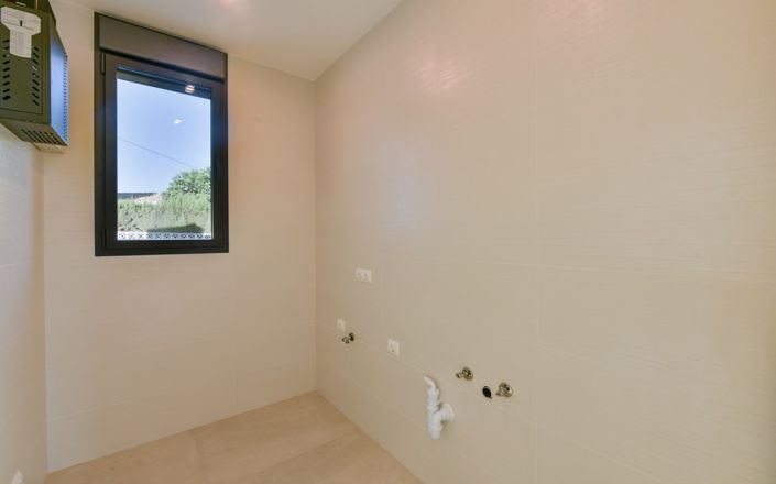 Image No.26-4 Bed Villa for sale