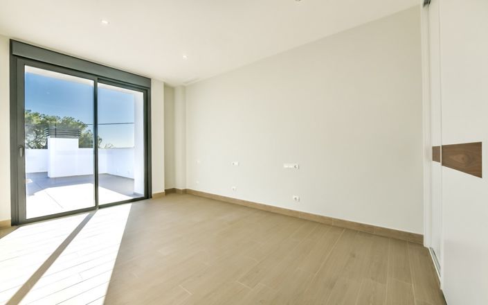 Image No.29-4 Bed Villa for sale
