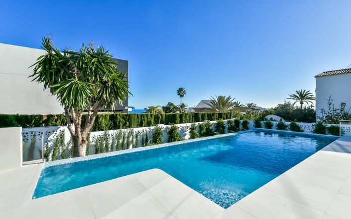 Image No.3-4 Bed Villa for sale