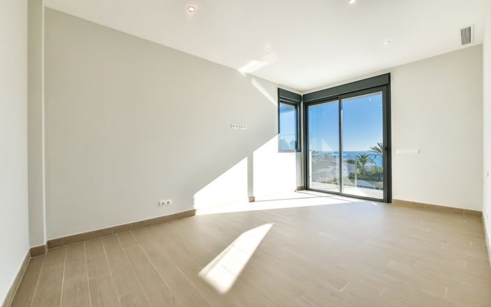 Image No.43-4 Bed Villa for sale