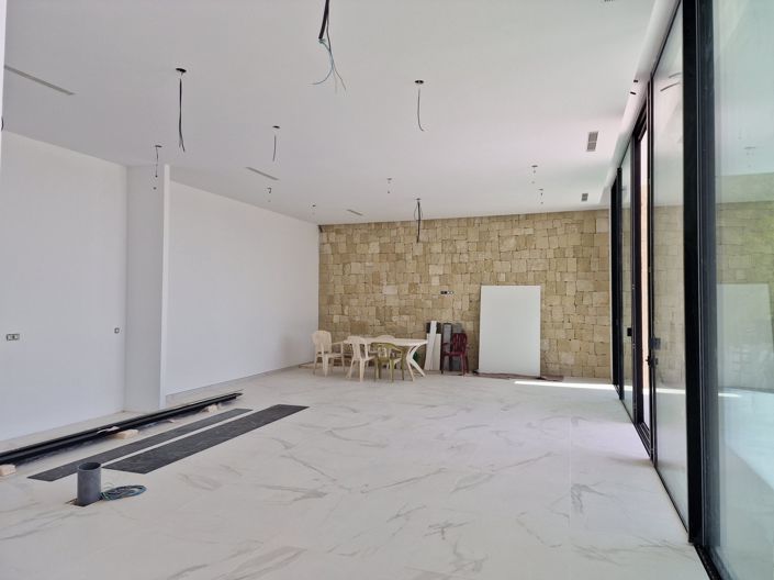 Image No.3-4 Bed Villa for sale