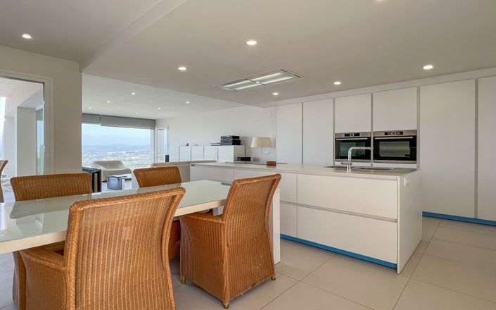 Image No.11-2 Bed Villa for sale