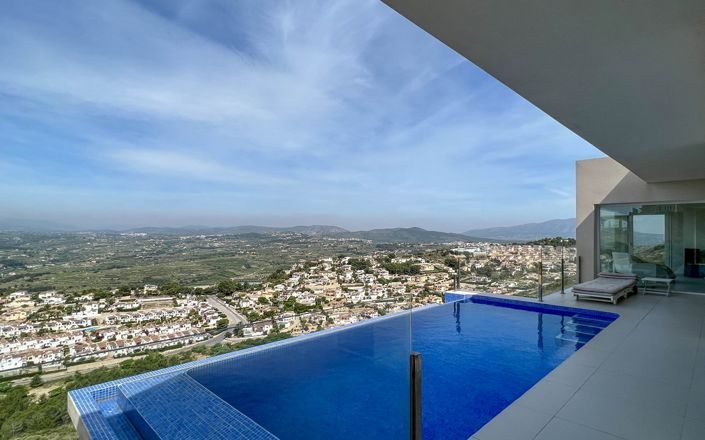 Image No.15-2 Bed Villa for sale