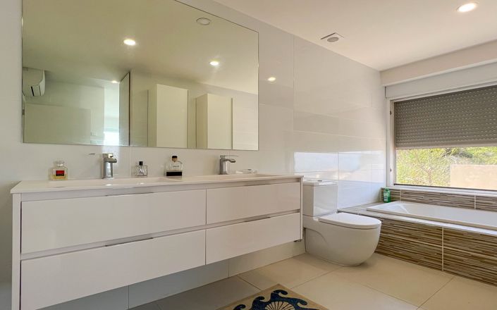 Image No.21-2 Bed Villa for sale