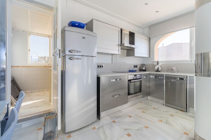 Image No.12-3 Bed Apartment for sale