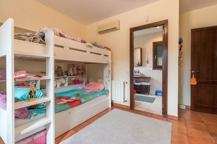 Image No.10-5 Bed Villa for sale