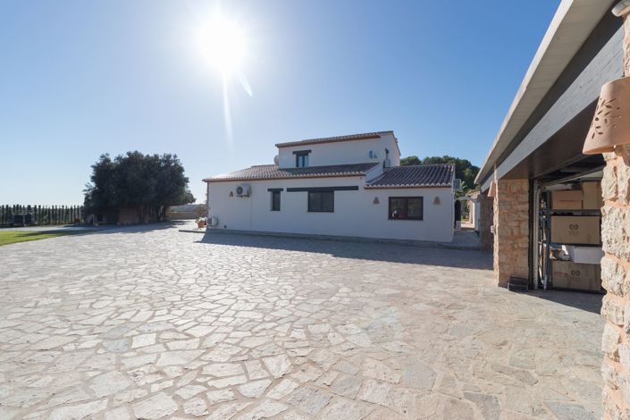 Image No.6-5 Bed Villa for sale