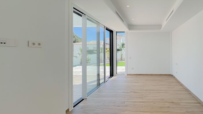 Image No.20-4 Bed Villa for sale