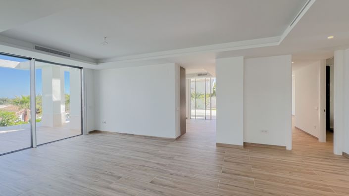 Image No.25-4 Bed Villa for sale