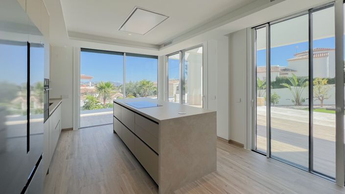 Image No.28-4 Bed Villa for sale