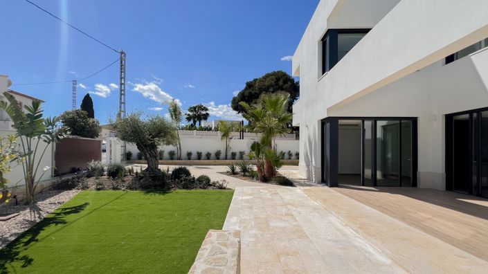 Image No.37-4 Bed Villa for sale