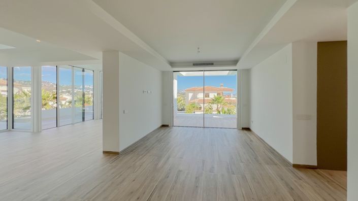 Image No.38-4 Bed Villa for sale