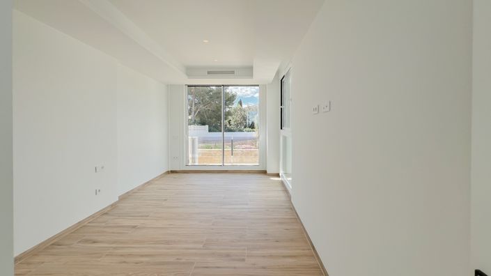 Image No.47-4 Bed Villa for sale