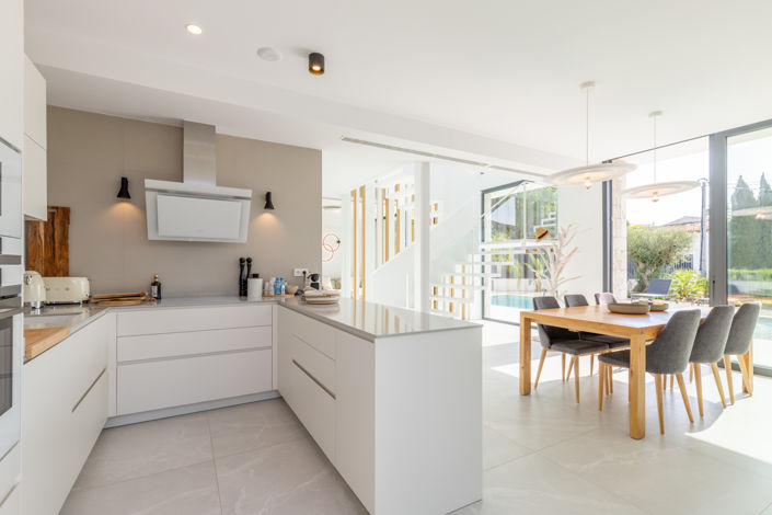 Image No.3-4 Bed Villa for sale