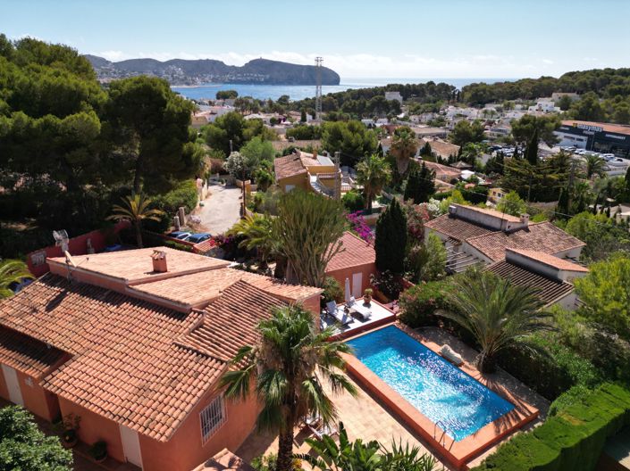 Image No.2-4 Bed Villa for sale