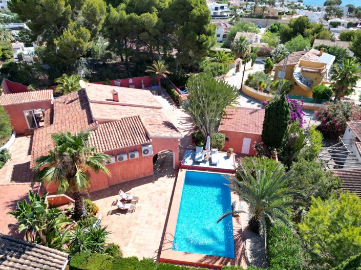 Image No.1-4 Bed Villa for sale