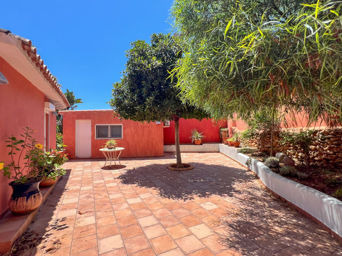 Image No.37-4 Bed Villa for sale