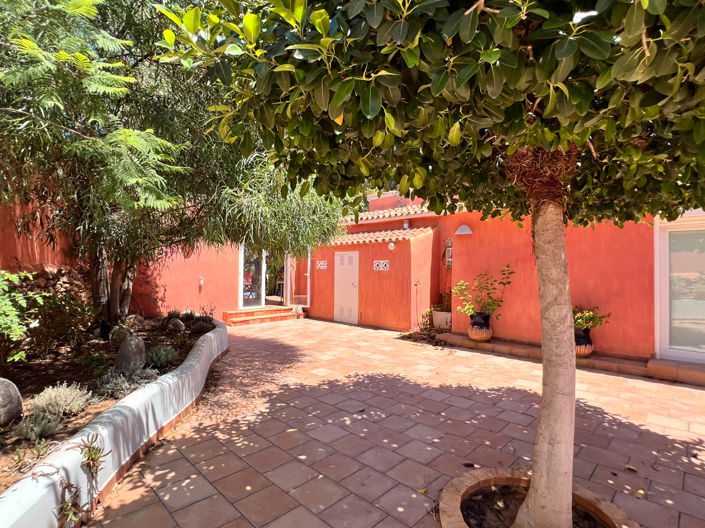 Image No.39-4 Bed Villa for sale