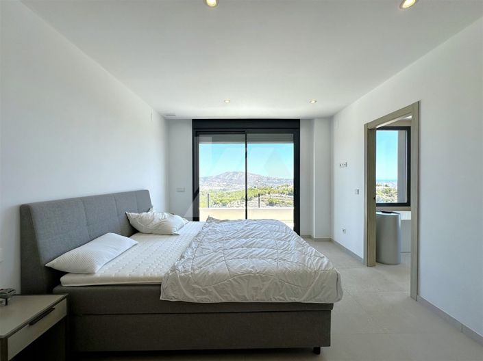 Image No.30-4 Bed Villa for sale