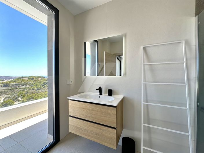 Image No.37-4 Bed Villa for sale