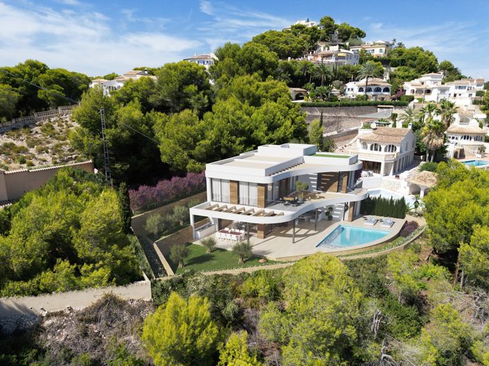 Image No.2-4 Bed Villa for sale
