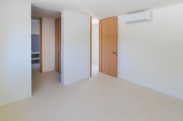 Image No.26-3 Bed Villa for sale