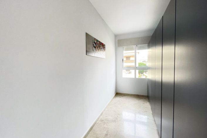 Image No.20-3 Bed Apartment for sale