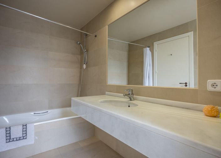 Image No.21-2 Bed Apartment for sale