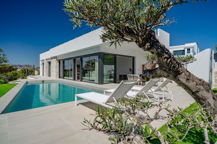 Image No.1-4 Bed Villa for sale