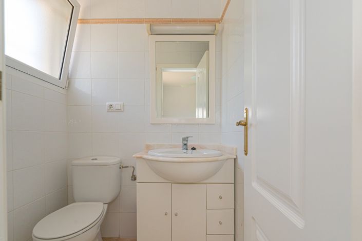 Image No.34-6 Bed Villa for sale