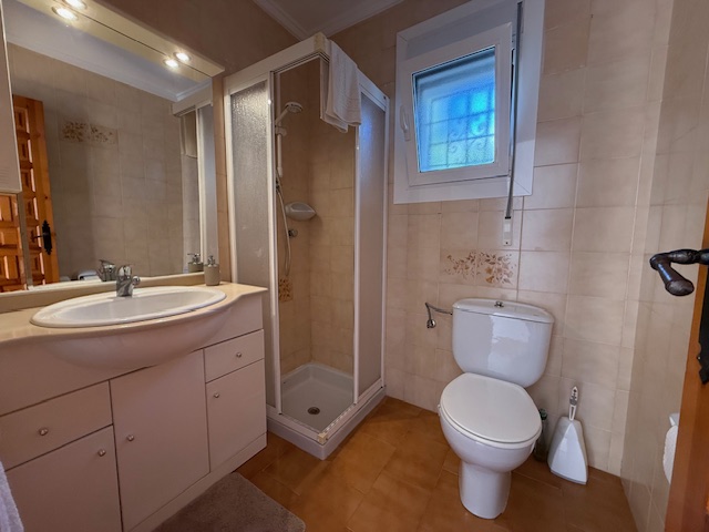 Image No.12-4 Bed Villa for sale