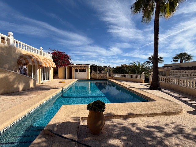 Image No.2-4 Bed Villa for sale