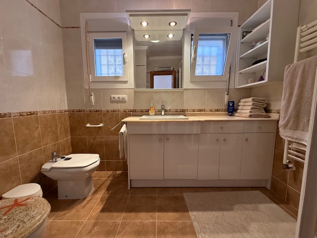 Image No.25-4 Bed Villa for sale