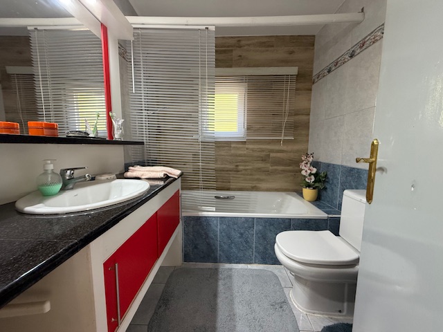 Image No.17-4 Bed Villa for sale