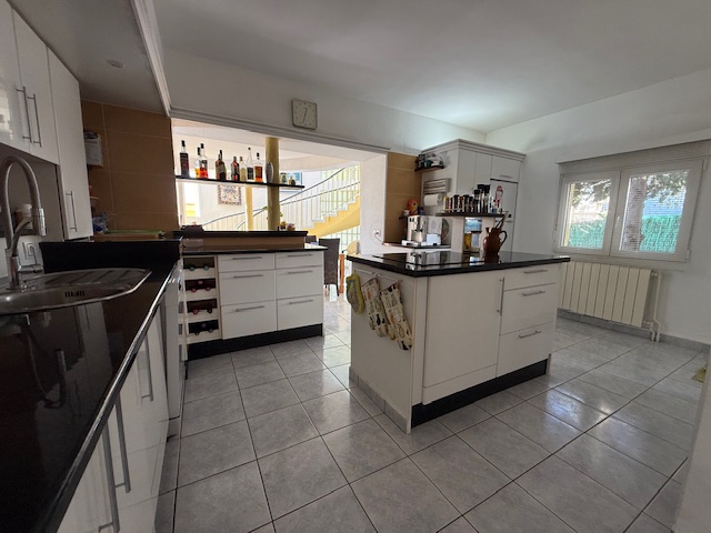 Image No.27-4 Bed Villa for sale