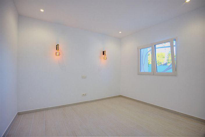 Image No.11-4 Bed Villa for sale