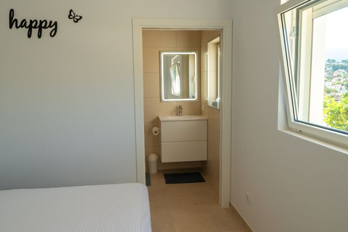 Image No.18-4 Bed Villa for sale