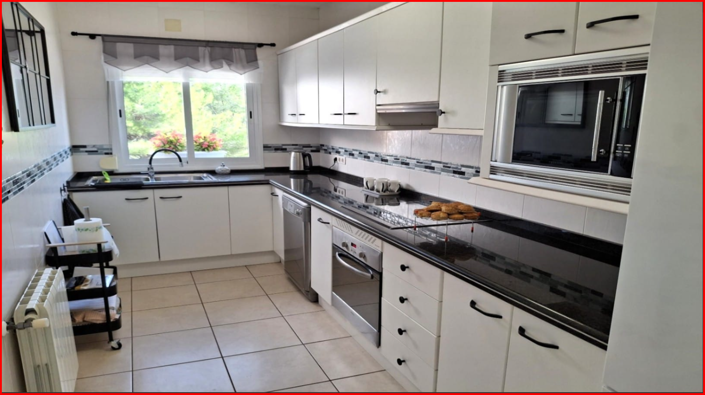 Image No.11-3 Bed Villa for sale