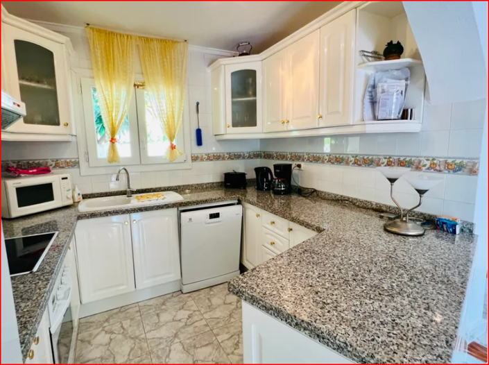 Image No.30-3 Bed Villa for sale